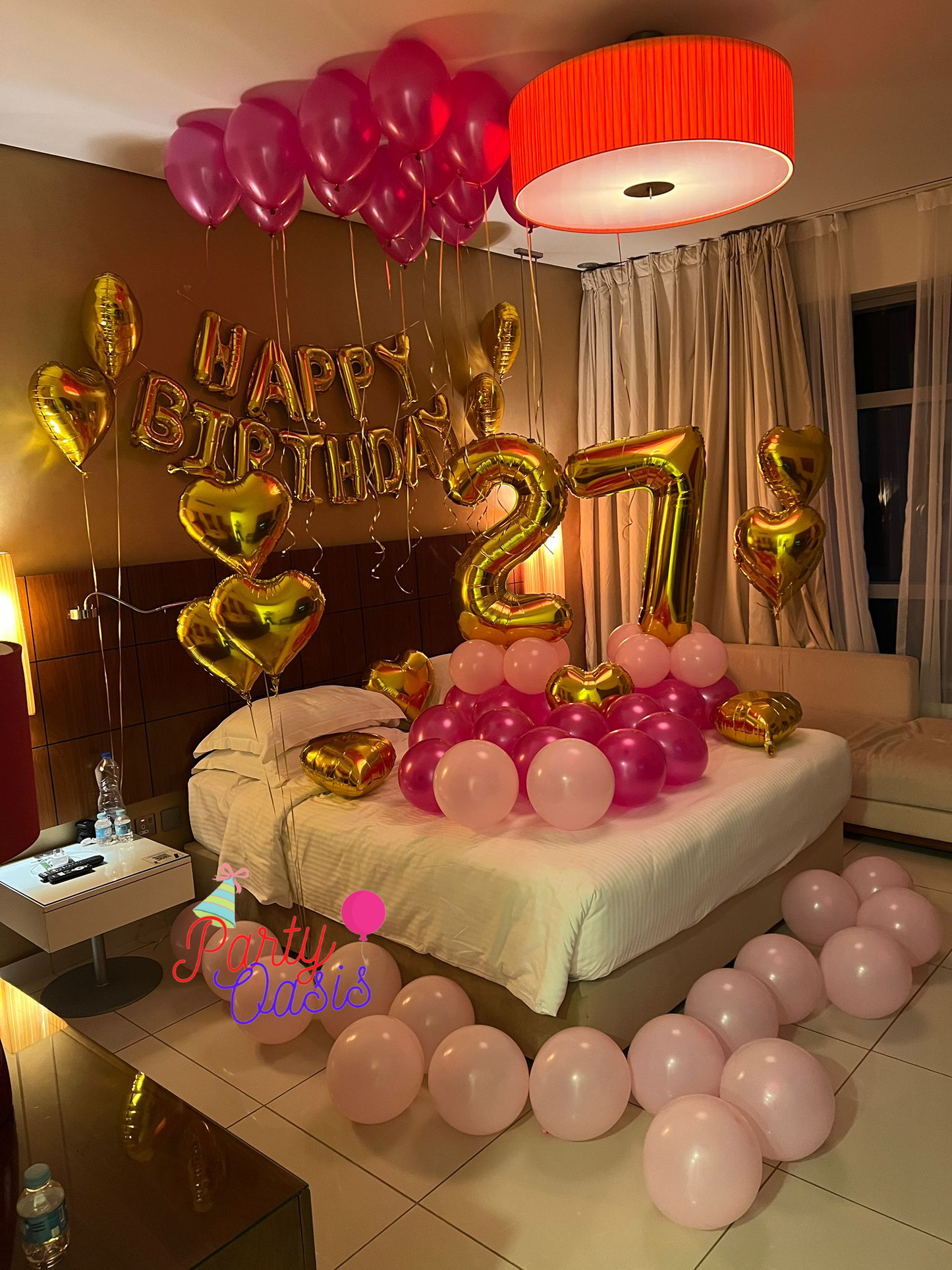 Golden Glamour Birthday Room Decor